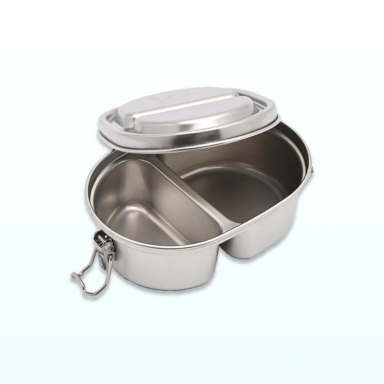 Round stainless steel snack pot with two compartments, a lid and a metal clasp